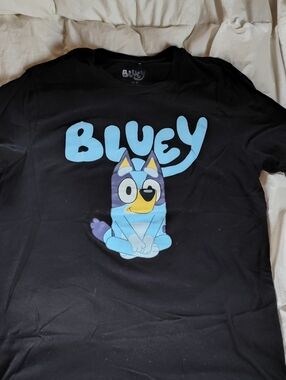 LG Black Juniors/ Women's Tee with Bluey Character Print